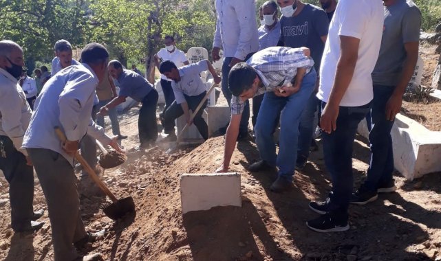 48 gün sonra bulunan kemikler, kayıp Hasan Dede'ye ait çıktı, köyünde defnedildi