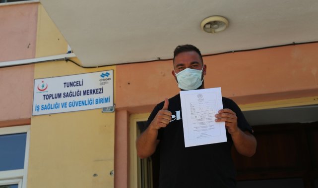 Almanya'da aşı randevusu alamayan vatandaş, memleketi Tunceli'de aşısını oldu