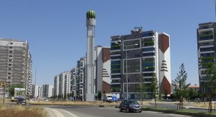 Diyarbakır'da baz istasyonu, dev karpuz maketi ile kamufle edildi