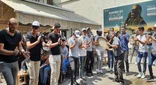Diyarbakır'da göreve yeni başlayan itfaiye erleri tarihi mekanları gezdi