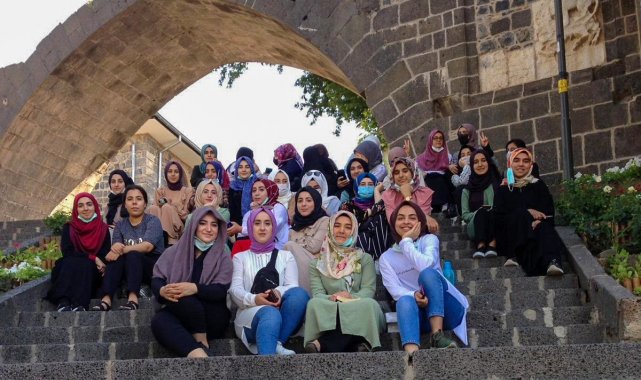 Diyarbakır'da Konukevi Kız Yurdu öğrencilerine moral gezisi