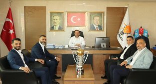 Diyarbekirspor'dan Vali Karaloğlu'na kupalı ziyaret