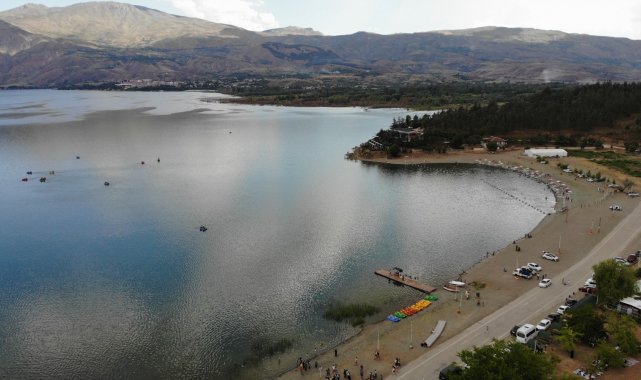 Doğunun gizli denizi Hazar Gölü, misafirlerini ağırlamaya başladı