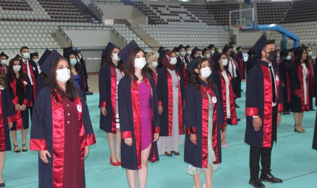 Elazığ'da 155 doktor adayı kep attı