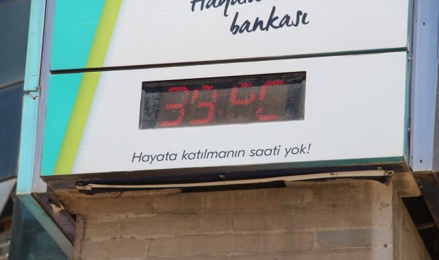 Elazığ'da bunaltıcı sıcaklık, termometreler 39'u gösterdi