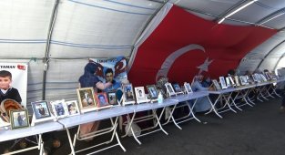 Evlat nöbetindeki anneden kızına 'teslim ol' çağrısı