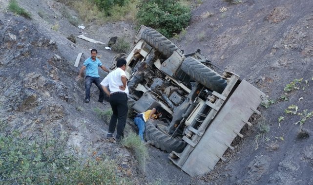 Freni patlayan iş makinesi uçurumdan uçtu: 1 ölü