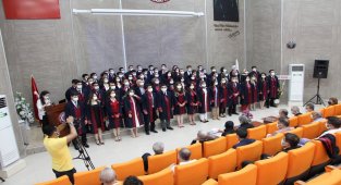 FÜ Diş Hekimliği Fakültesi ikinci yılında 64 mezun verdi