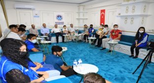 Güder, gençlerle buluştu
