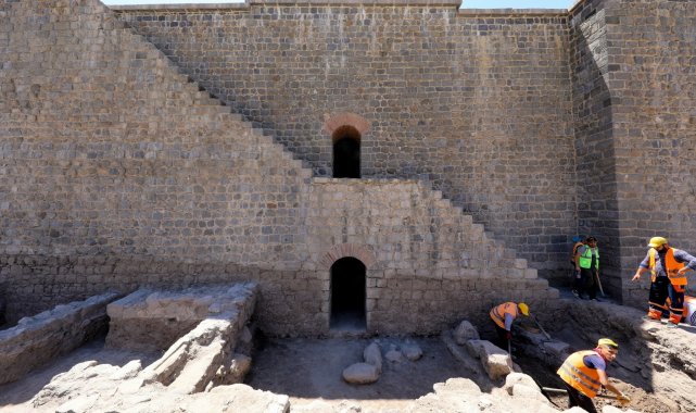 İçkale'deki kazı ve restorasyonlarda 3 burcun kapısı ortaya çıkarıldı