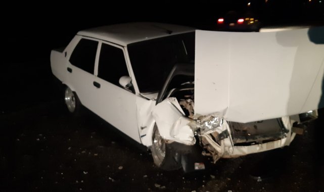 İki otomobil çarpıştı: 2 yaralı