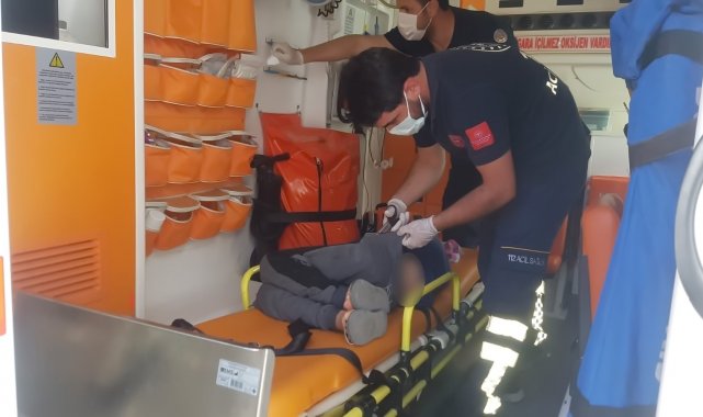 Kalçasına demir parçası batan çocuk yaralandı