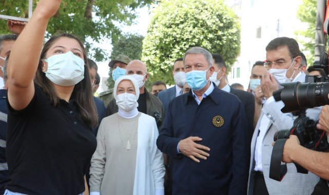 Milli Savunma Bakanı Akar'a Malatya'da sevgi seli
