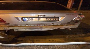 Motosiklet ile otomobil çarpıştı: 1 yaralı