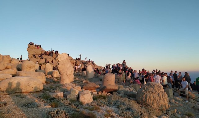 Nemrut Dağı'na ziyaretçi akını