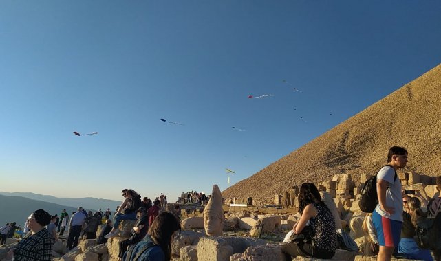 Nemrut Dağı'nda uçurtma şenliği