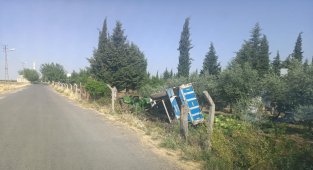Traktör şarampole devrildi: 1 yaralı