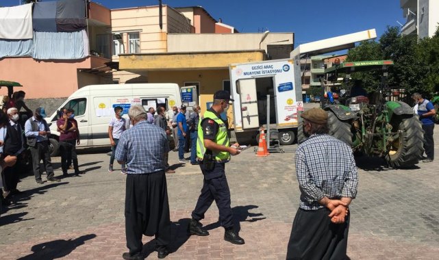 Traktörler tek tek muayeneden geçirildi