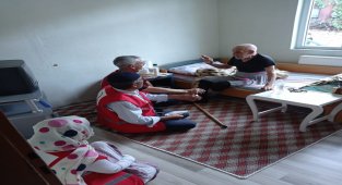 Türk Kızılayı'ndan Dicle'de engelli, hasta ve yaşlı ailelere ziyaret