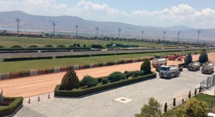 Elazığ’ın İkinci Açık Hava Tiyatrosu Hipodromda Yapılıyor