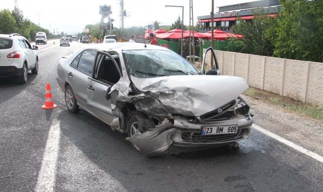 Elazığ'da zincirleme trafik kazası: 3 yaralı