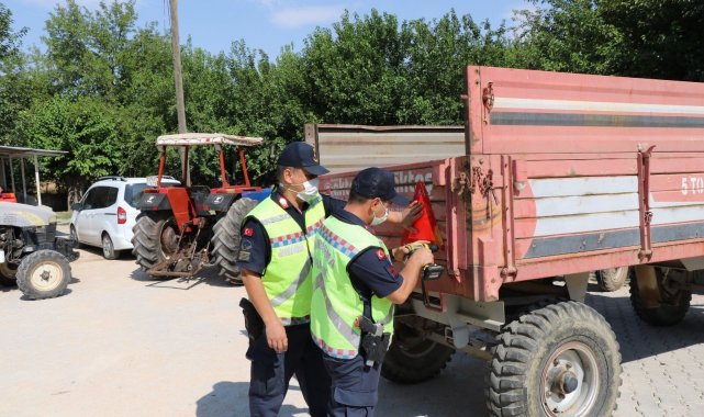 Elazığ'da jandarma, traktör denetimi yaptı