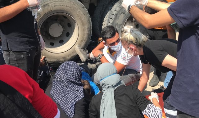 Elazığ'da motosiklet kamyonun altına girdi: 1 ölü, 1 ağır yaralı