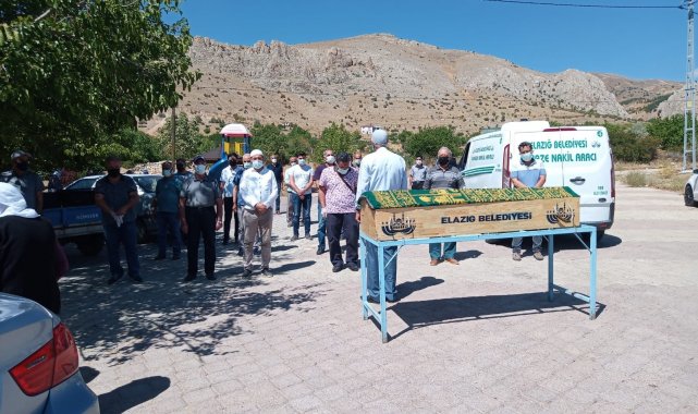 Karı koca bir gün arayla koronaya yenik düştü