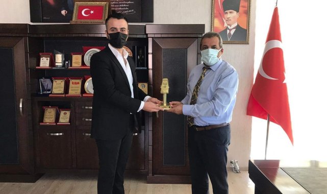 Türkiye'de yılın Paramediki Mehmet Özmen seçildi