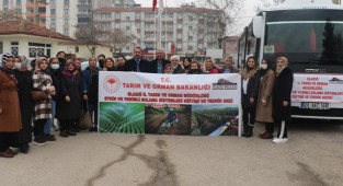Elazığlı kadın çiftçiler Adana'da