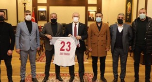 Elazığspor yönetimi, Vali Toraman ile bir araya geldi