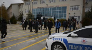 Okul önlerinde denetimler aralıksız sürüyor