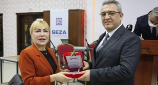 Seza Çimento'da 5 Yılını Dolduranlara Plaket