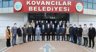 Vali Dr. Ömer TORAMAN Kovancılarda