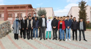 Hayvan Bakımevi Ziyaretçilerini Ağırlamaya Devam Ediyor