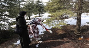 Öğrenciler Hayvanlar İçin Doğaya Yem Bıraktı