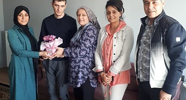 Türkiye Beyazay Derneği Anneler Gününü unutmadı