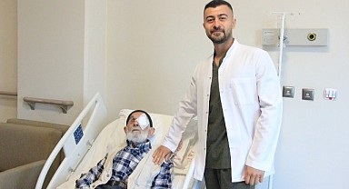 100 Yaşında Ameliyatla Gözü Açıldı
