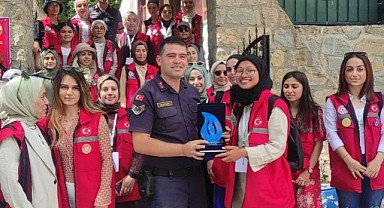 Gönüllü gençlerden jandarmaya ziyaret