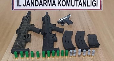 Jandarma Devriyesi Havaya Ateş Açan 2 Şüpheliyi Yakaladı
