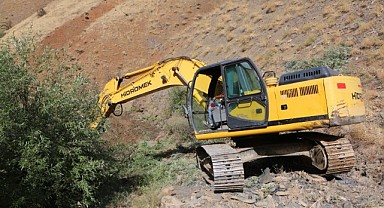 Karacabağ Köyü'nde Drenaj ve Dere Islah Çalışması Yapıldı