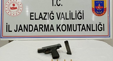 Elazığ'da Jandarma ruhsatsız tabanca ele geçirdi