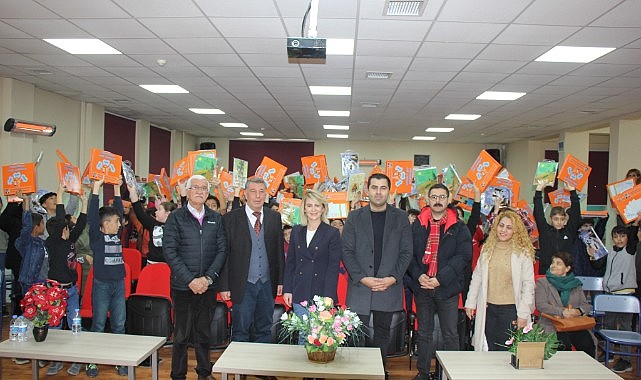 CHP’den Öğrencilere Yeni Yıl Hediyesi