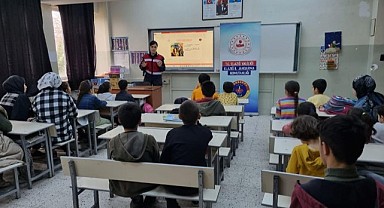 Jandarmanın bilgilendirme faaliyetleri Sürüyorr