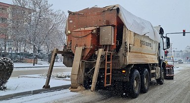 Kar Temizleme Çalışmaları Sürdürüyor