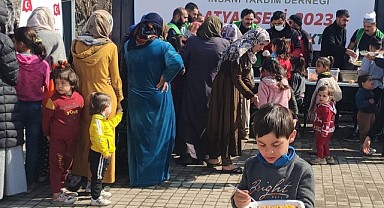 İHH’dan Depremzedelere Sıcak Yemek ve Sosyal Yardımlar