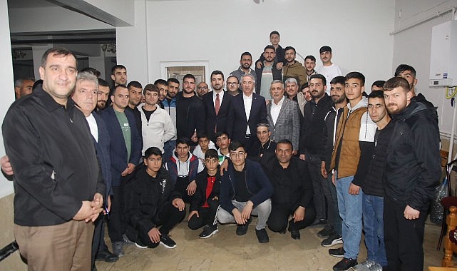 AK PARTİ MİLLETVEKİLİ ADAYI ÖZ, GENÇLERLE BULUŞTU “GELECEĞİNİZE SAHİP ÇIKIN”