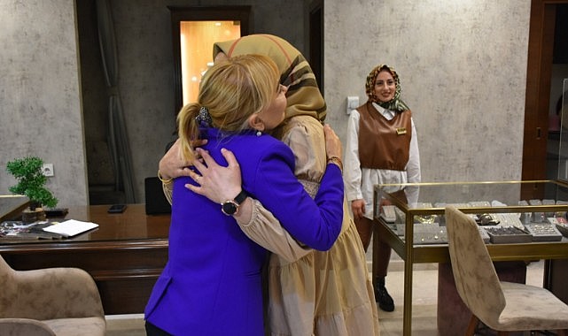 Elazığ’ın Tek Bağımsız Kadın Adayına Destek Çığ Gibi Büyüyor