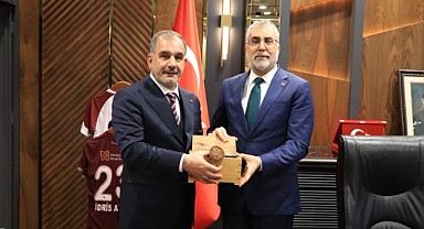 BAKAN IŞIKHAN İŞ DÜNYASI İLE GÖRÜŞTÜ