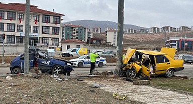 Elazığ’da Trafik Kazası: 1’i Ağır 3 Yaralı